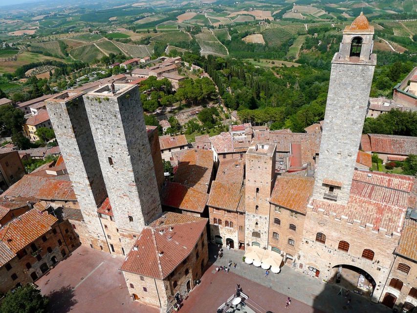 Florence: Chianti Villages, San Gimignano and Winery Tour - Meeting point and getting into the countryside without the stress