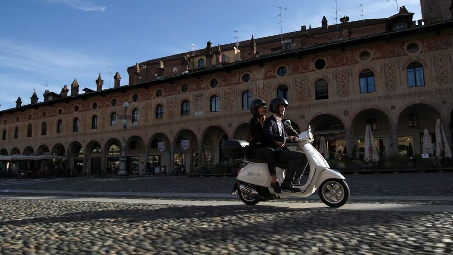 Florence: Chianti Wine Region Vespa or Fiat Topolino Tour - Winery time: cellars, vineyard tour, and olive oil tasting