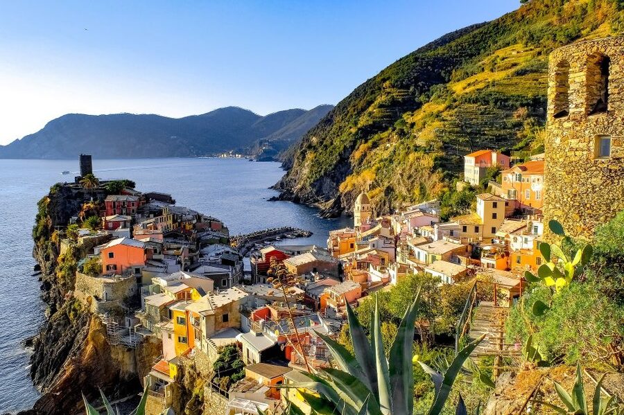 Florence: Cinque Terre Day Trip with Optional Street Food - Price and Logistics: Is $53 Good Value?