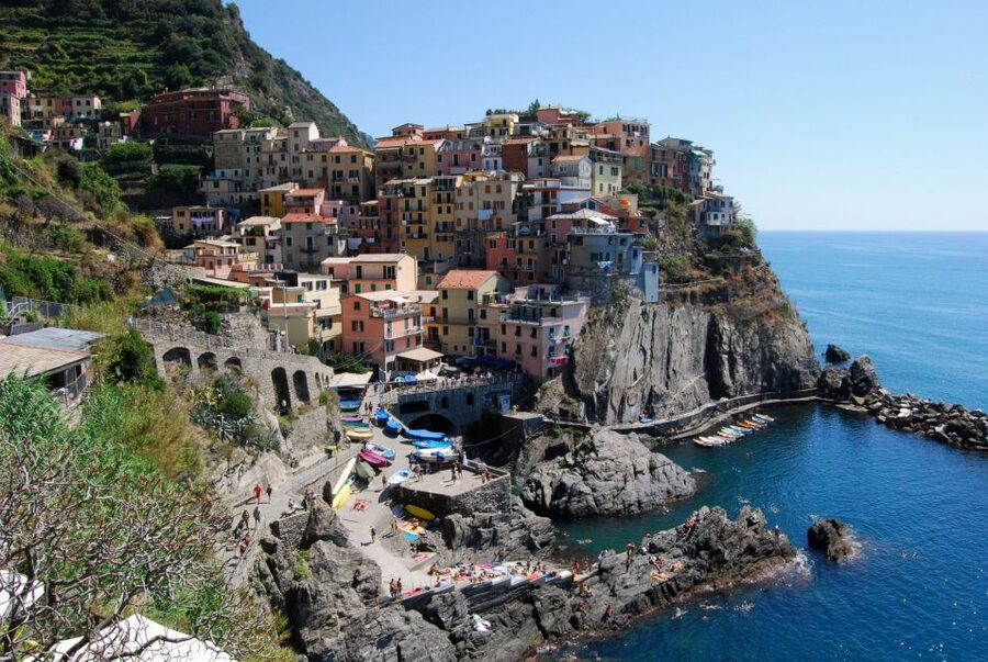 Florence: Cinque Terre Day Trip with Optional Street Food - Vernazza and Monterosso al Mare: More Time, More Ways to Enjoy