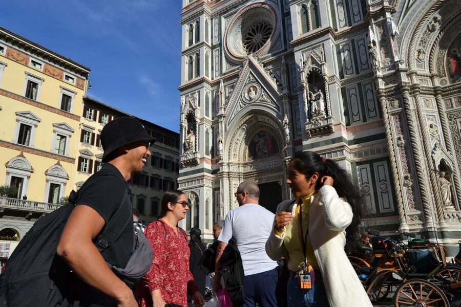 Florence: City Center, Accademia and Uffizi Gallery Tour - Headsets and Group Pace: Hear the Art, Don’t Chase It