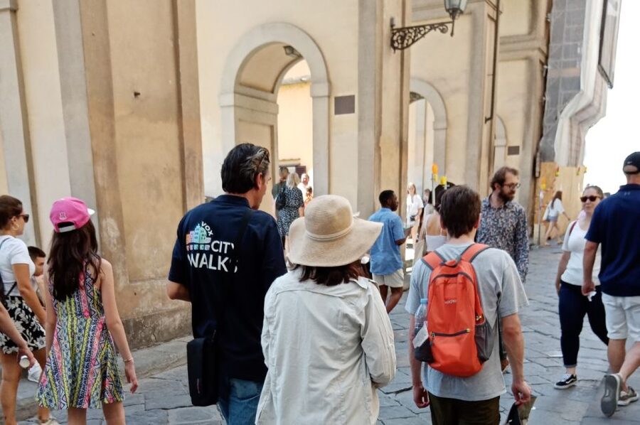 Florence: City Highlights & Historic District Guided Tour - Palazzo Vecchio, Piazza della Signoria, and the Neptune Fountain
