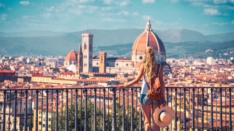 Florence: City Skyline Photoshoot at Piazzale Michelangelo - The 90-minute super premium: outfit change and river-facing time