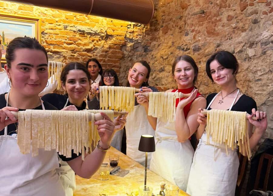 Florence Cooking Class: Ravioli & Pasta & Wine + Gift Apron - What to wear, what to bring, and how to set yourself up