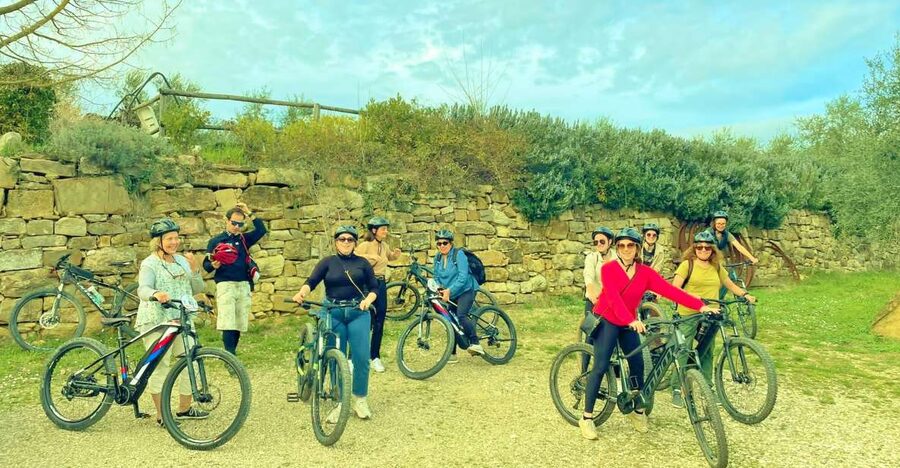 Florence: Country Ebike tour + Wine tasting in organic farm - Guide and Group Dynamics: The Part You Feel, Not Just Read