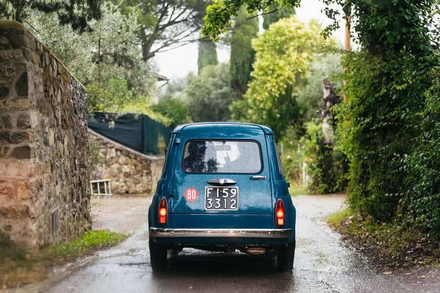 Florence: Countryside Vintage Fiat 500 Driving Tour - Old church stop: a quick visit that works for photos and context