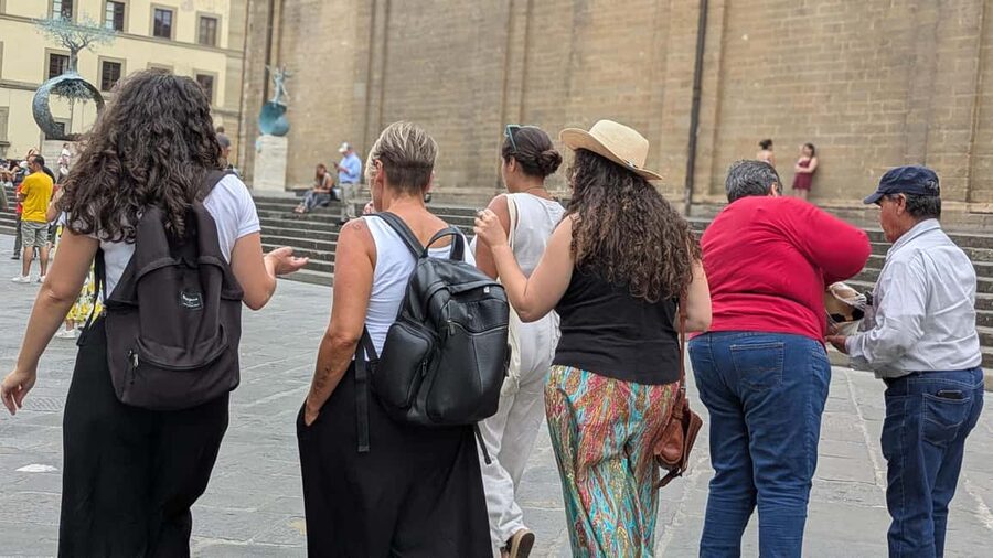Florence Crimes, Murders & Ghosts Walking Tour with Tastings - Prosciutteria near the Duomo: wine and cold cuts with the air of the city