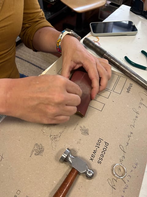 Florence: Custom wedding ring making experience. - Meet Florencia: Lab 12, and a goldsmith’s personal approach