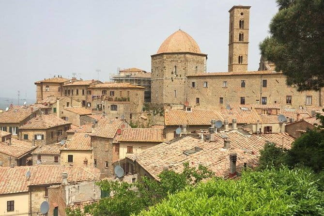Florence Day Trip to Volterra and San Gimignano - Optional lunch that can make or break the day