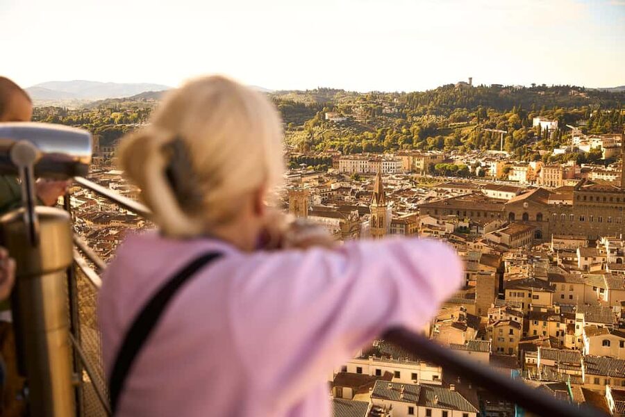 Florence: Duomo Dawn Entry with Key Holder & Dome Climb Tour - Inside the cathedral: frescoes, the 24-hour clock, and real context