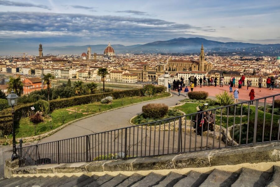 Florence:E-Bike City Tour with stop at Piazzale Michelangelo - Riding Out of the Center and Up Toward Michelangelo