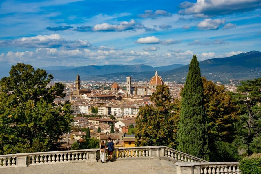 Florence:E-Bike City Tour with stop at Piazzale Michelangelo - The First Ride Through Florence’s Icons: Duomo to Piazza della Signoria
