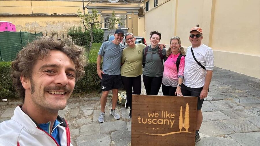 Florence: E-Bike Tour in Tuscany with Winery & Wine Tasting - What the winery stop actually gives you (wine, olive oil, bread, and local flavor)