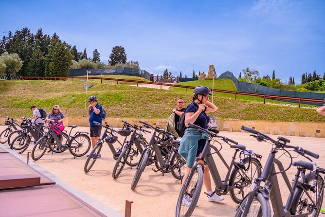 Florence: E-Bike tour to Fiesole with optional Pool or Olive Oil - Afternoon slot: estate pool time with wine and bruschetta