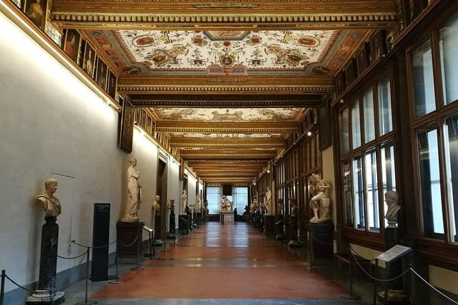 Florence: Early morning semi-private Uffizi Gallery guided experience - Meet your guide at Piazzale degli Uffizi 209 and stay on schedule