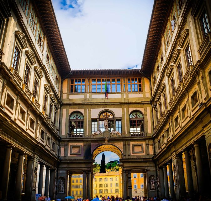 Florence: Early Morning Uffizi Gallery Guided Tour - Semi-private groups, headphones, and staying oriented