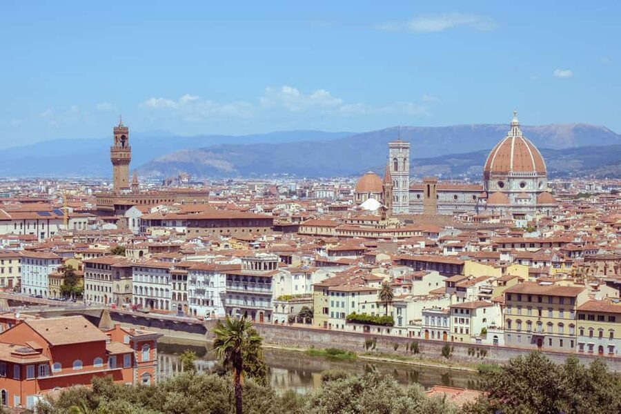 Florence: Eco-Friendly Golf Cart City Tour with Audio Guide - Ponte Vecchio to Oltrarno: the Renaissance bridge moment