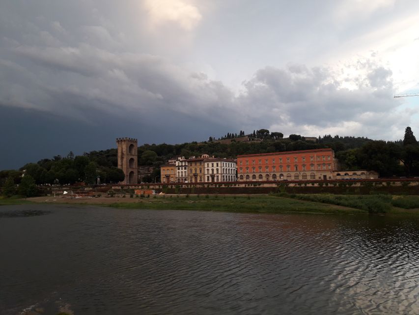 Florence: Eco-Friendly Golf Cart City Tour with Audio Guide - Passing under the Vasari Corridor on your way back