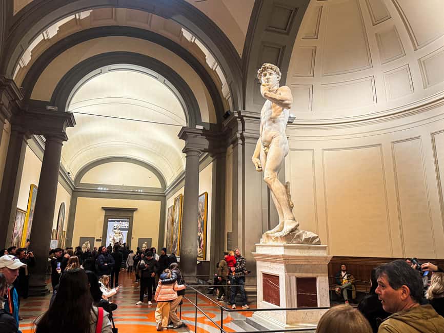 Florence: Exclusive Evening Tour of Michelangelo's David - Why the evening Accademia makes David feel more personal