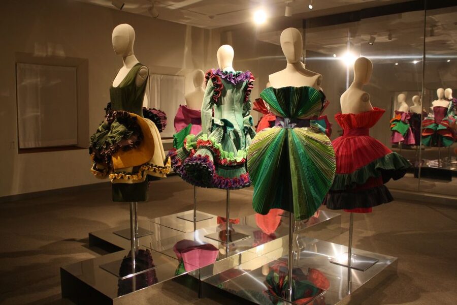 Florence: Fashion Private Tour with Museum Visits - Why Florence’s fashion story starts with Ferragamo and Gucci