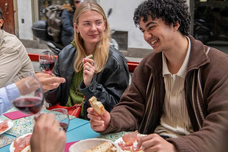 Florence: Flavours of Tuscany Food Tour - Oltrarno Meet-Up: Piazza della Passera Sets the Tone