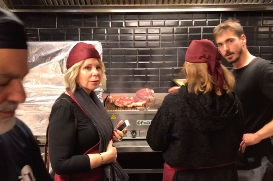 Florence: Florentine Steak Cooking Class with 3-Course Meal - Choosing your steak and prepping it for the grill