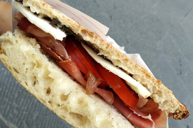 Florence Food Tour with Antico Vinaio skip the line - Guides, personalities, and why the tour feels personal in a small group
