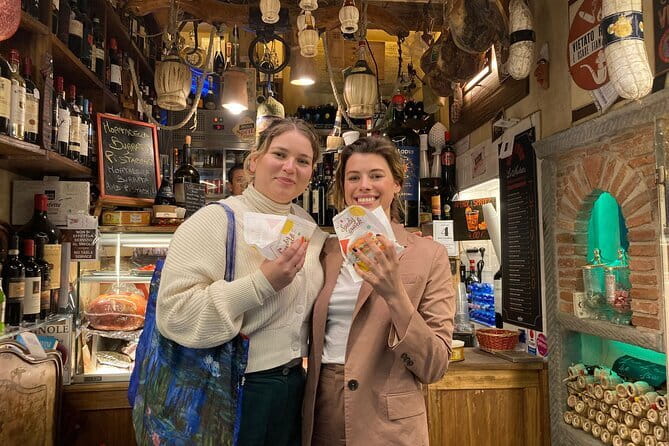 Florence Food & Wine Tour: Tuscan Tastings with Local Guide - Piazza della Repubblica to Piazza Strozzi: icons, but with purpose