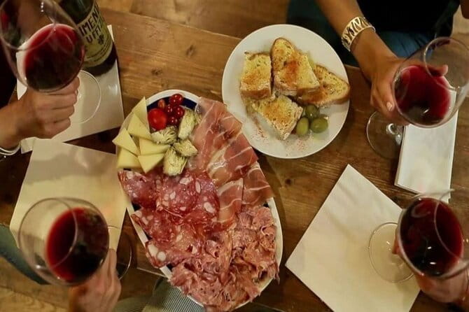 Florence Food & Wine Tour: Tuscan Tastings with Local Guide - Stop 4: The gelato break in the middle of the action