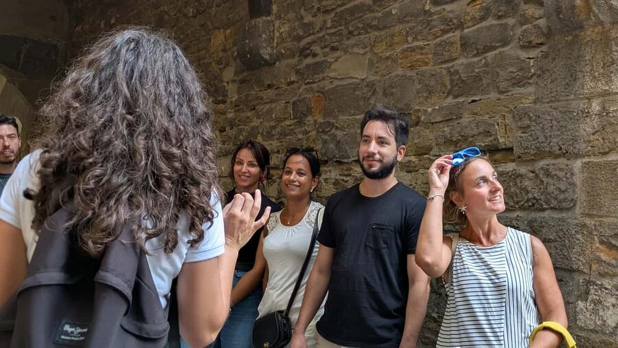 Florence: Ghost & Crimes Walking Tour with Tastings and Wine - Key things you’ll notice on this tour