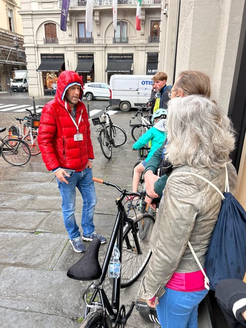 Florence: Guided Bike Tour to Discover the Secrets - Guides, Group Size, and That Small-Group Energy