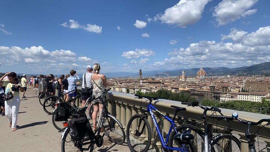 Florence: Guided Bike Tour with Piazzale Michelangelo - Santa Croce and Piazza della Signoria: where the walking would normally start