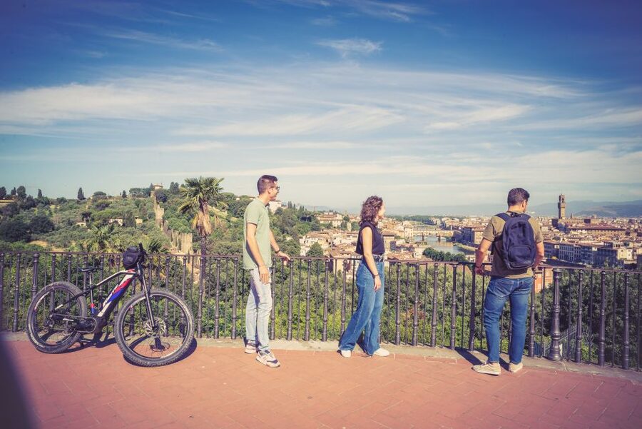 Florence: Guided Electric Bike Tour with Gelato - Meeting at Via de’ Neri: Close to the Uffizi, Easy to Find