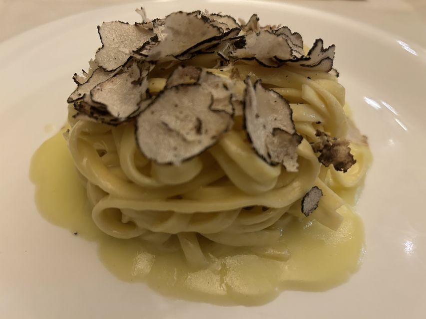 Florence: Guided Food Tour with Fiorentina Steak and Wine - The basic idea: eat Florence like a local, not like a checklist