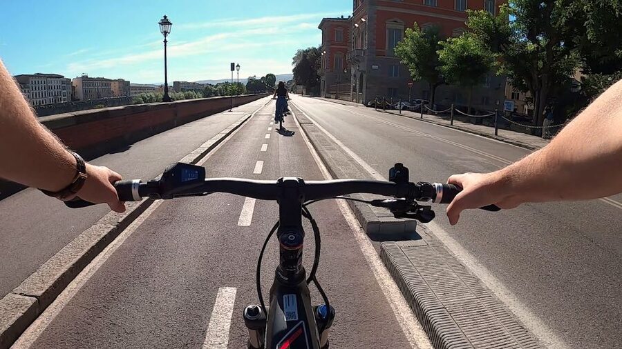 Florence: Guided Tour by E-Bike with Gelato & optional Lunch - Uffizi and the squares that frame the day
