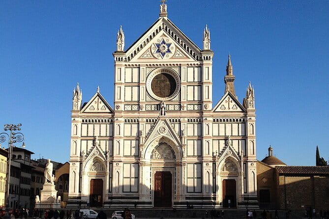 Florence: Guided Tour Medici Family Secrets, Chapels and History - Palazzo Medici Riccardi Exterior: Where Art Meets Banking Power