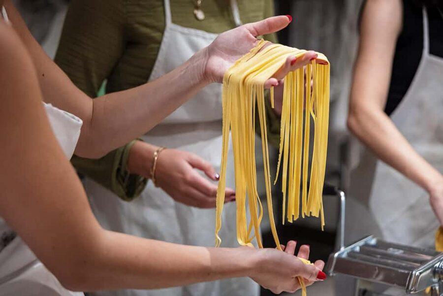 Florence: Handmade Pasta & Dessert Class with Unlimited Wine - Practical tips so you get the most out of it