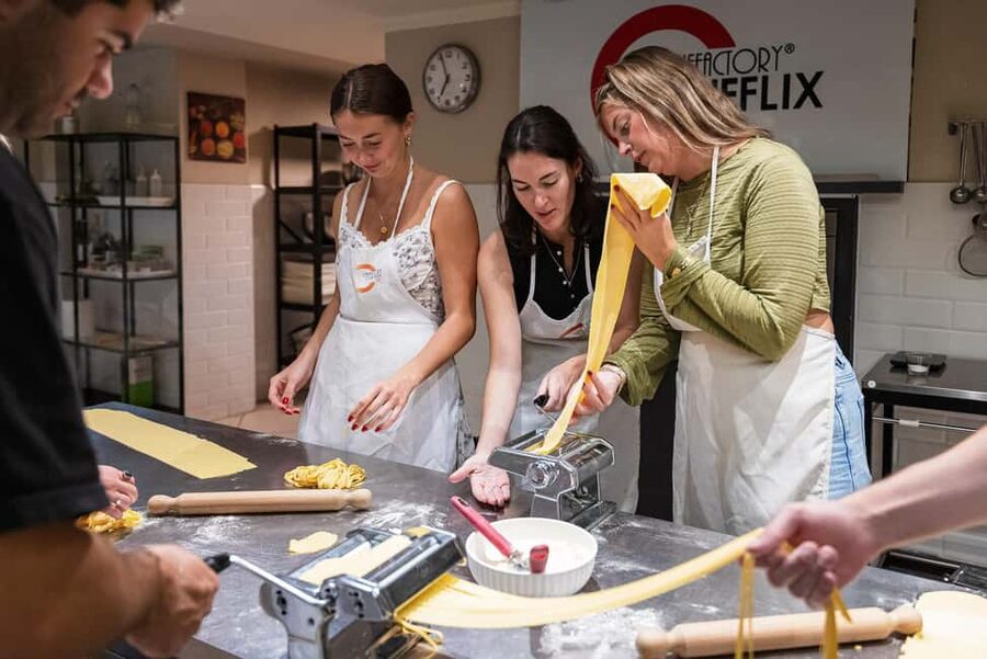 Florence: Handmade Pasta & Dessert Class with Unlimited Wine - The 3-hour flow: what you’ll do, in the order it hits