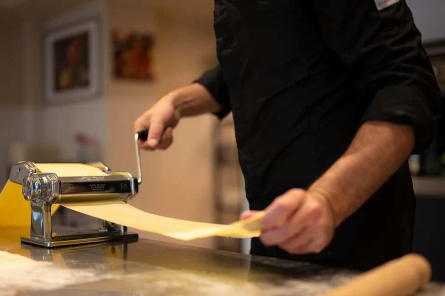 Florence: Highlights Cooking Class with Italian Pastas - Language options and how to choose AM vs PM in Florence