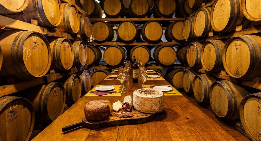 Florence: History Walking Tour with Wine Tasting - Medici power and Renaissance artists you can point to