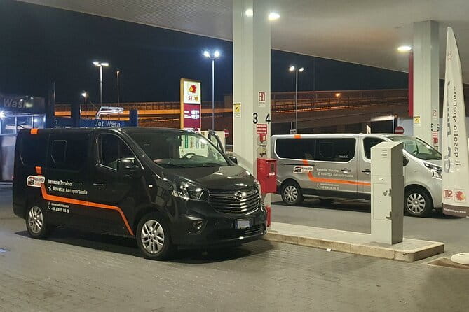 Florence hotels to Florence Airport (FLR) - Departure Private Transfer - In the Car: Clean Rides, English Support, and Luggage Help