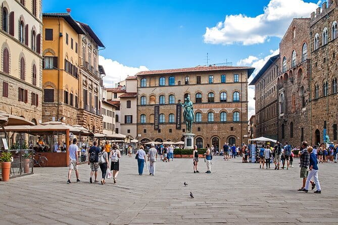 Florence in a Day: David, Cathedral & City Highlights Guided Tour - Ponte Vecchio finish: the most photogenic handshake with the river