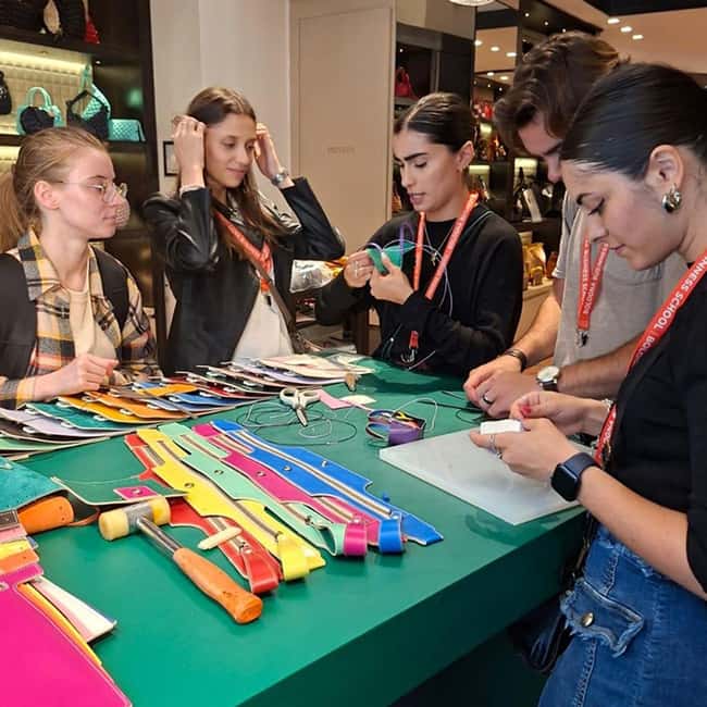 Florence Leather Experience - Create your own Rereri accessory in a workshop - Designing your Rereri accessory: the choices are the experience
