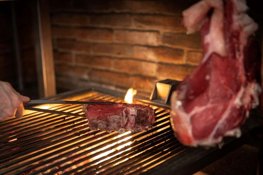 Florence: Live Grill Show & Steak Dinner with Wine - Starter Choices: Hand-Cut Beef Tartare or Tagliere Toscano