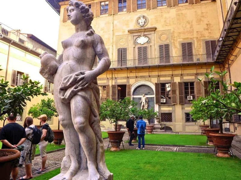 Florence: Medici Family Guided Walking Tour - San Lorenzo and the Florence You Thought You Knew