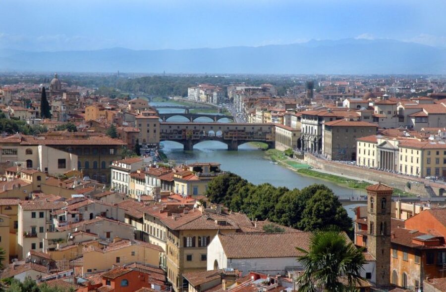 Florence: Medieval & Renaissance Private 3-Hour Walking Tour - Ponte Vecchio to Pitti Palace: ending with the bridge and the big view