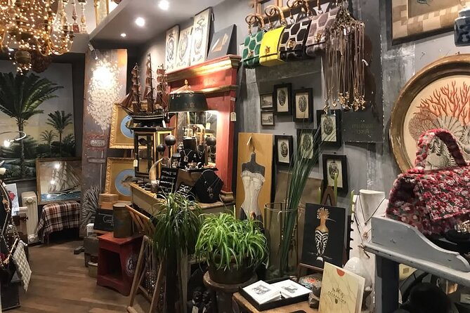 Florence: Meet the Artisans & Explore Historic Shops - Oltrarno woodworking at Ponte Santa Trinita, plus crafts around Palazzo Pitti and engraving