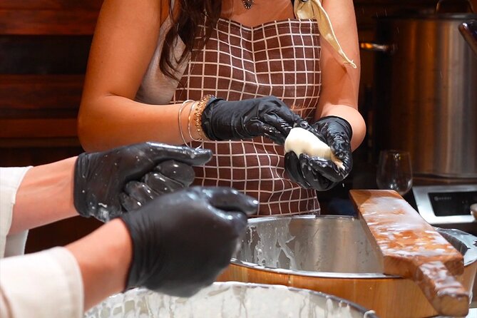 Florence: Mozzarella Cheese Making with Wine and food Tastings - Burrata and stracciatella: the creamy payoff