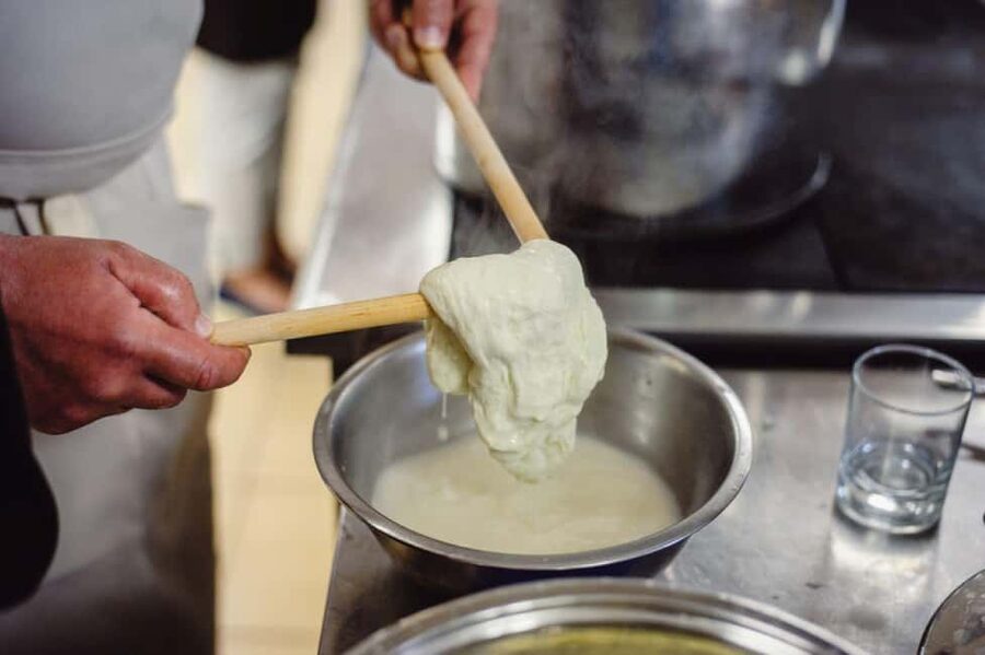 Florence: Mozzarella Making Workshop with Wine Tasting - The meal side: seasonal dishes and creative serving ideas