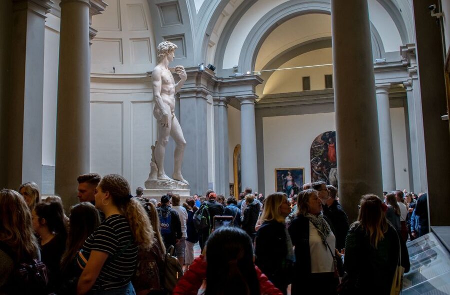 Florence: Museum Pass–David, Uffizi, Pitti Palace & Gardens - Palazzo Pitti: using your flexibility in the Medici spaces